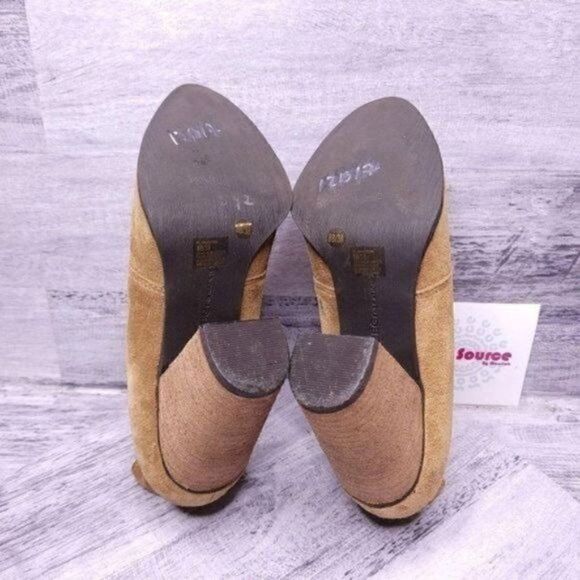 BCBGeneration Paxxton Suede Lace Up Heeled Ankle Boot Camel Brown Women's sz 8 - Picture 8 of 8